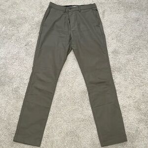 Old Navy Ultimate Tech Slim Pants 30x32